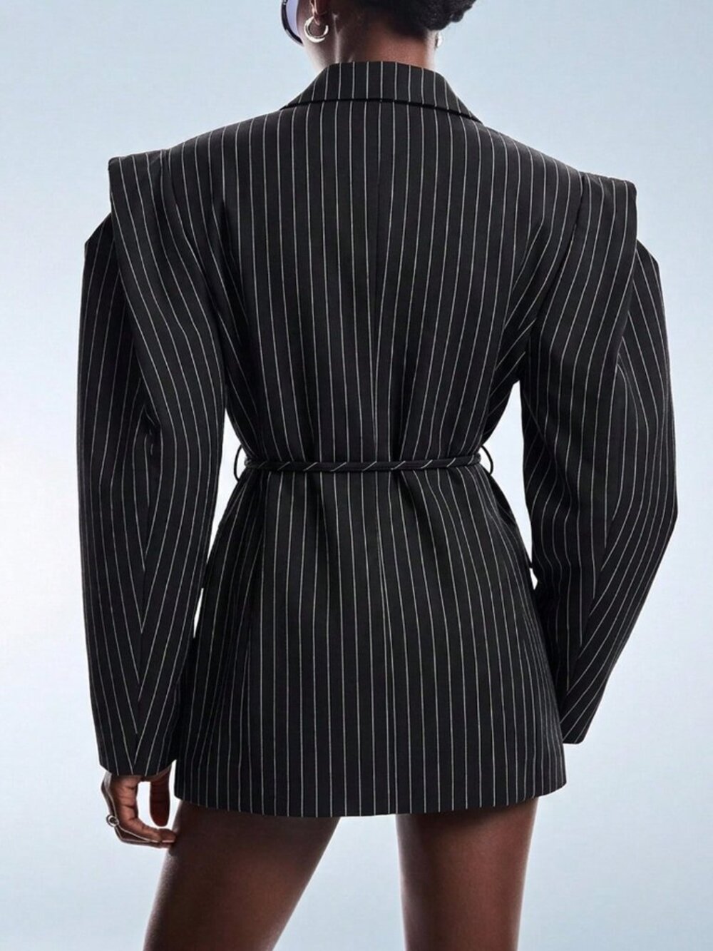 Black & White Casual Women's Cinched Waist Striped Wide Shoulder Blazer Jacket - Picture 2 of 8